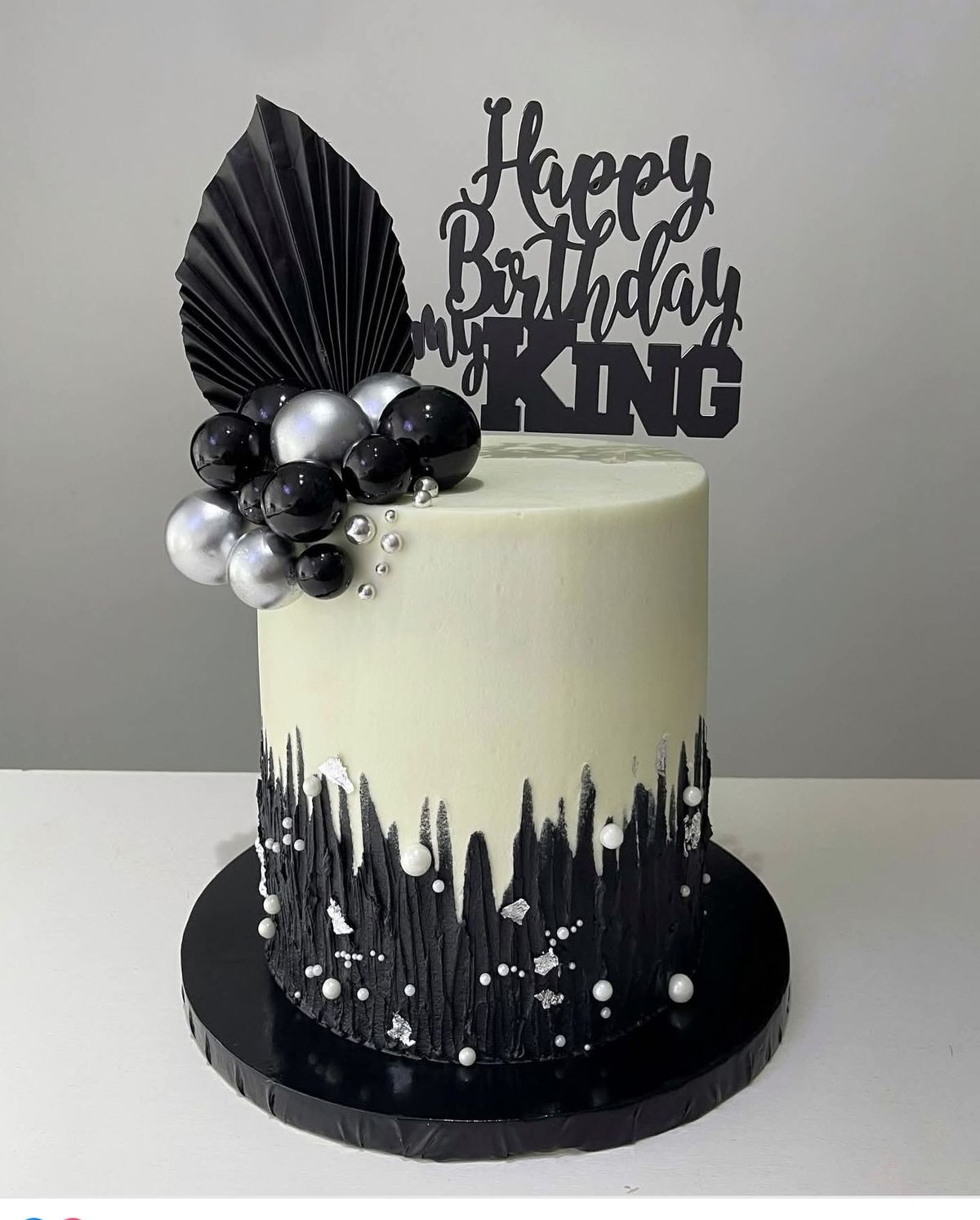 🖤 Black & Silver Birthday Cake – King Theme Designer Cake